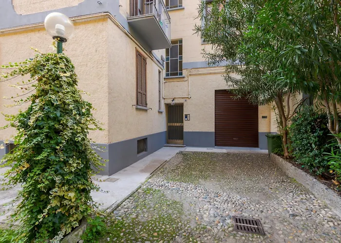 Pomponazzi 19 Two-room In The Bocconi Area Милан