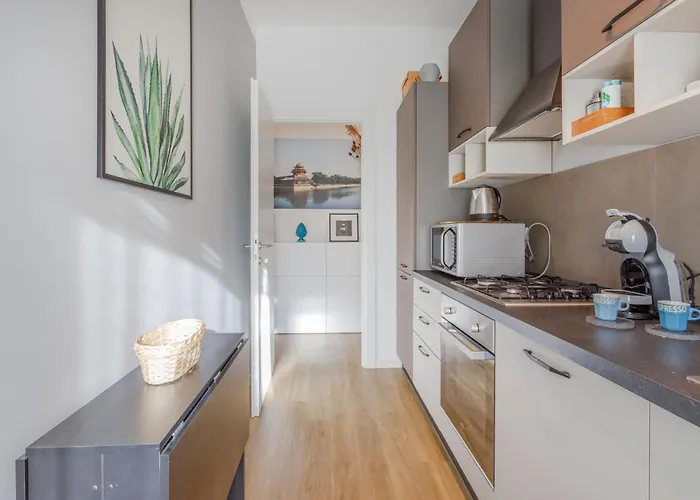 Appartement Cosmopolitan House - Modern Bocconi Milaan