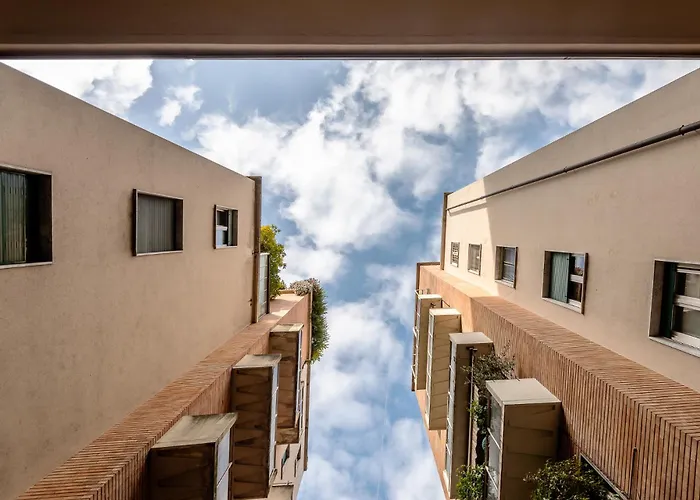 Stayeasy Crocetta - Duomo Walking, 2 Bedrooms 2 Baths * Milan