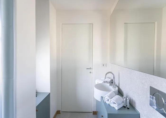 Skyline View In Heart Of Apartment *