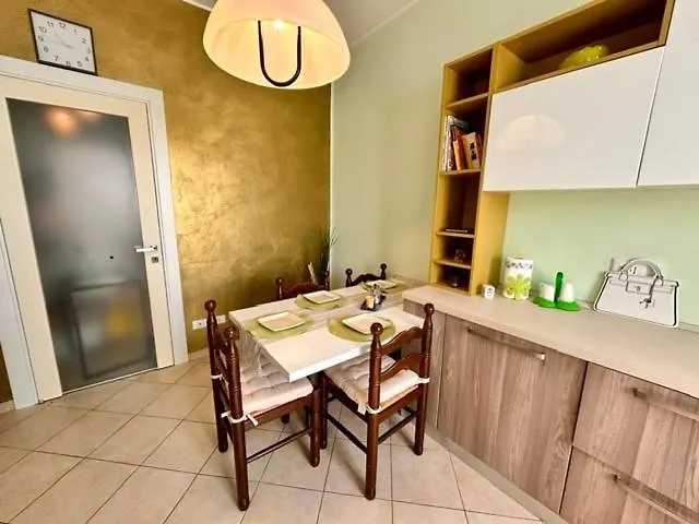Thecolorfulhouse Navigli Centre شقة ميلان