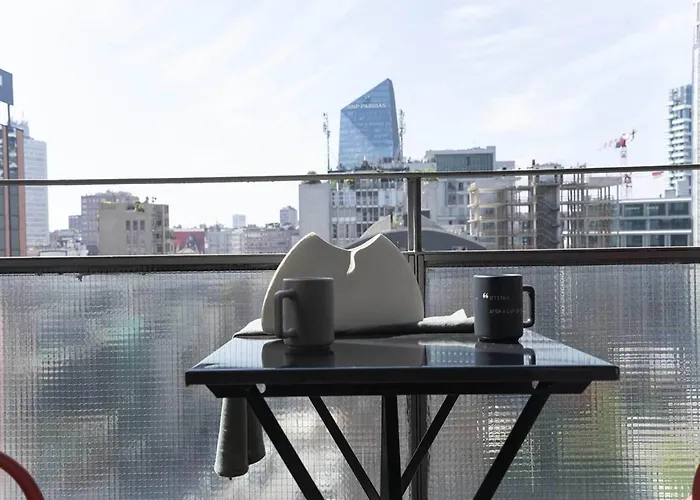 Apartment Skyline View In Heart Of Mailand