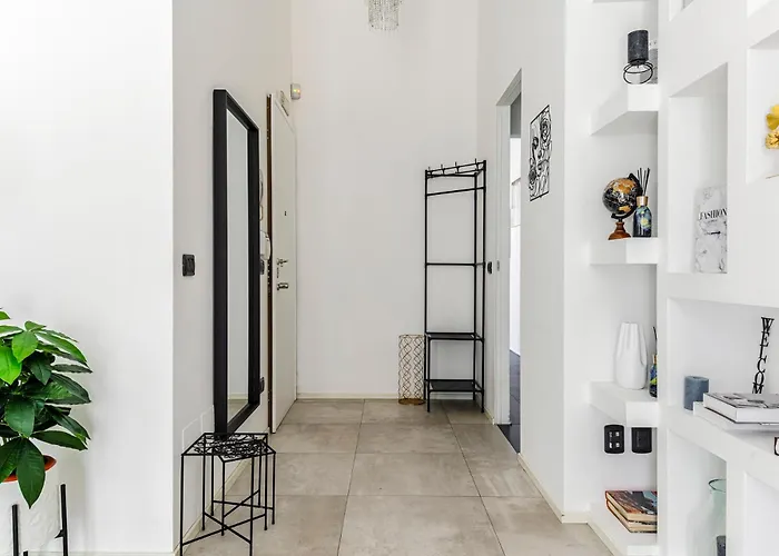 Apartment Luminoso Trilocale Vicino Stazione Milan