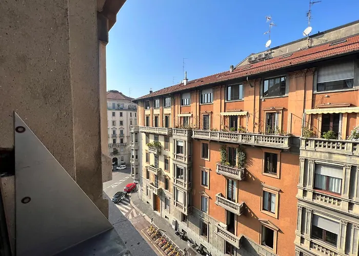 Apartment Prestigious 3 Bedrooms, 8 Guest, Centre Porta Romana Mailand