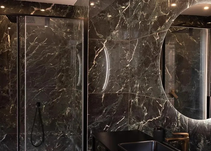 Lusso, Stile E Un Meraviglioso Terrazzo Nel Cuore Di شقة