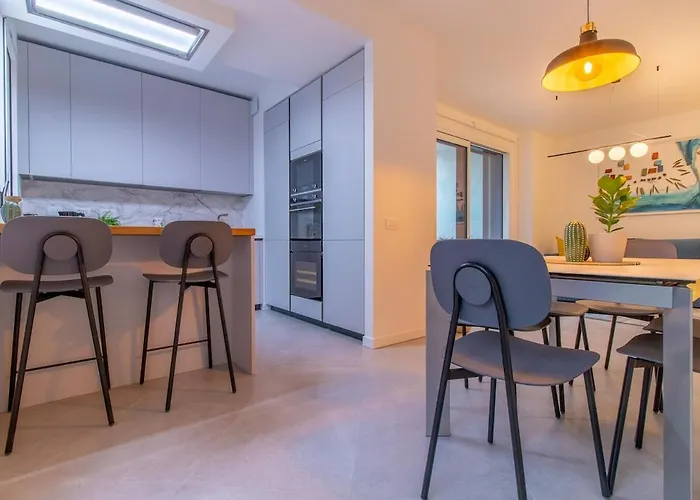 Olgiati Twelve - 3 Charming Bedrooms And Gym شقة ميلان