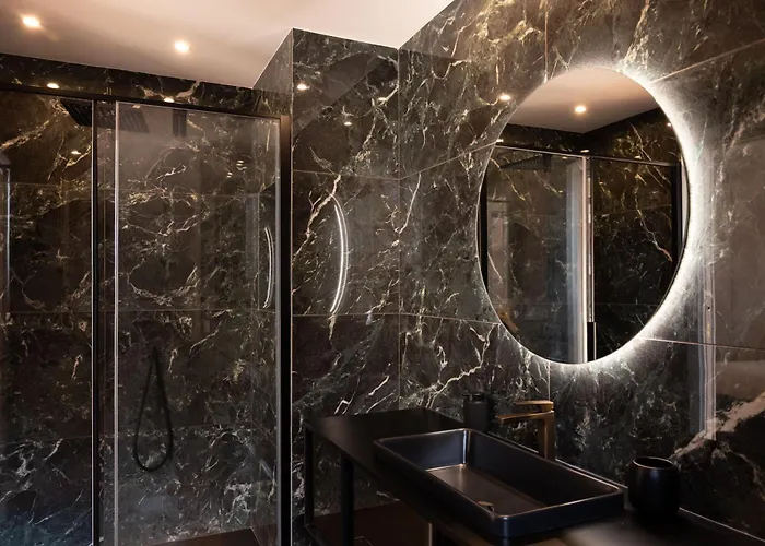 Lusso, Stile E Un Meraviglioso Terrazzo Nel Cuore Di شقة