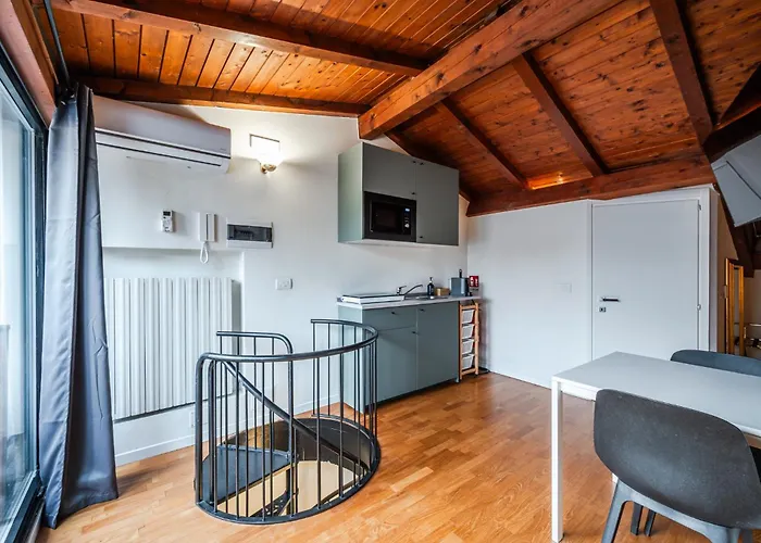 Anglia, Smartstay - Amendola, Fiera, Ospedale San Luca Milano