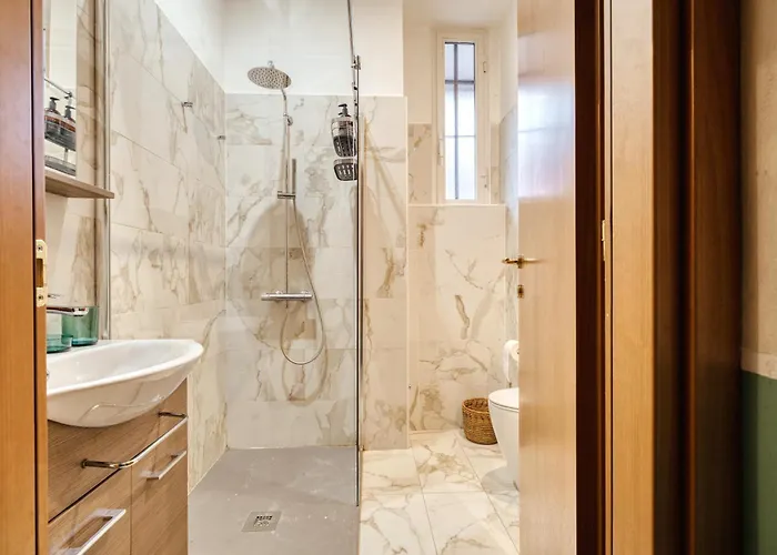 Elegant Three In Porta Romana By Mastery 아파트