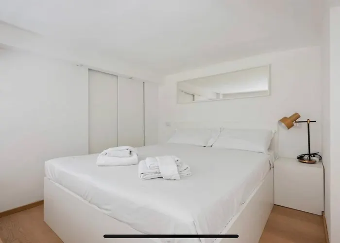Giusti Two-bedroom Duplex - Arco Della Pace & Sempione Park - Sleeps 5 公寓 *