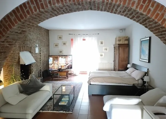Iron Bridge Navigli Location M2 Апартаменты *