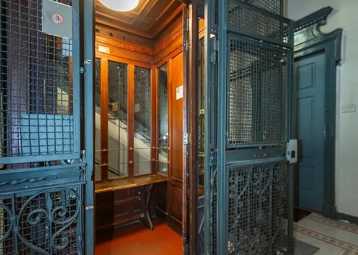 Luxury Quiet Above Subway Apartament Mediolan