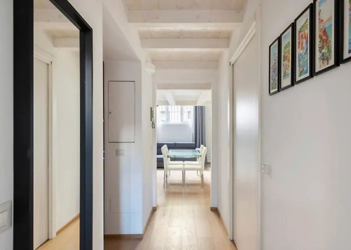 Giusti Two-bedroom Duplex - Arco Della Pace & Sempione Park - Sleeps 5 아파트 *
