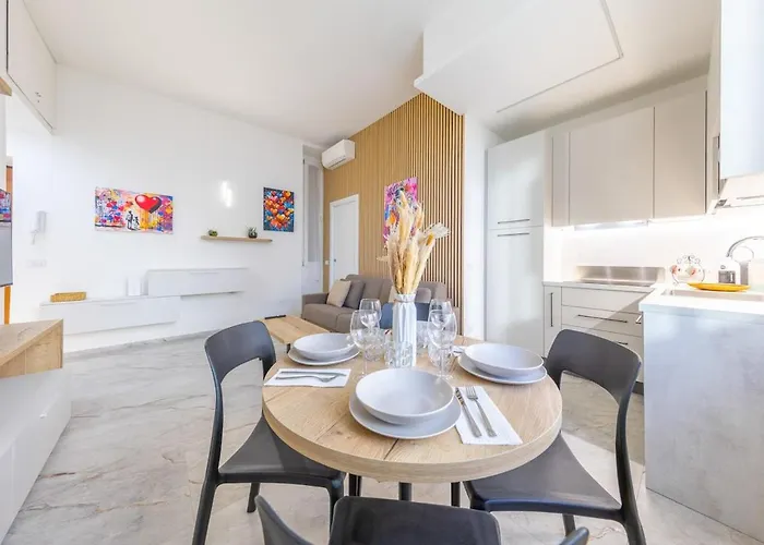Luna Apartment, Luxurious 1bdr In The Center, Wifi * Milaan