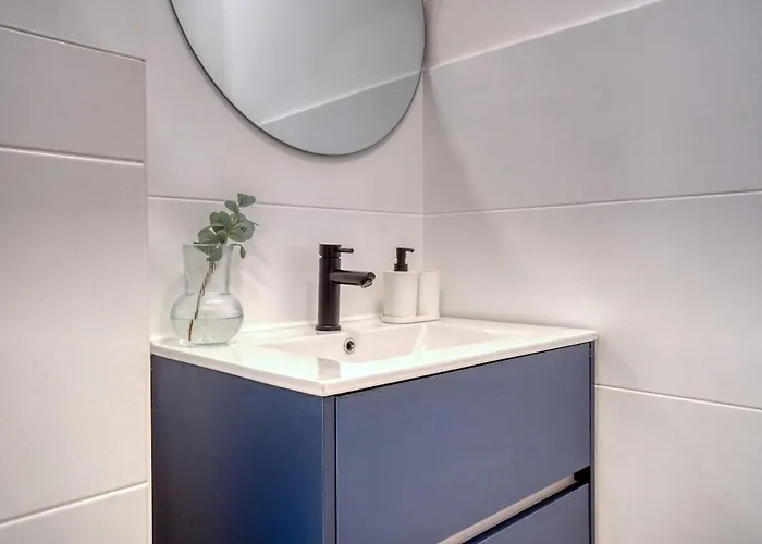 Stylish - M4 Frattini, 15 Mins To Duomo Apartment Milan