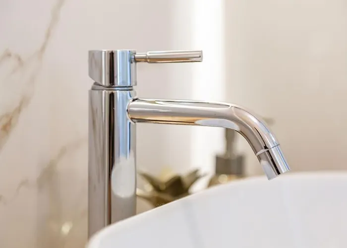 Apartament Luxury Quiet Above Subway *