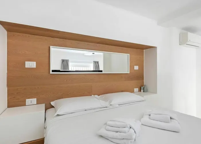 Giusti Two-bedroom Duplex - Arco Della Pace & Sempione Park - Sleeps 5 公寓 *