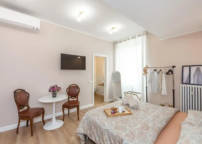 Apartament Luxury Quiet Above Subway Mediolan