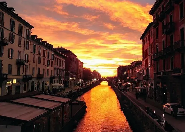 Iron Bridge Navigli Location M2 Милан