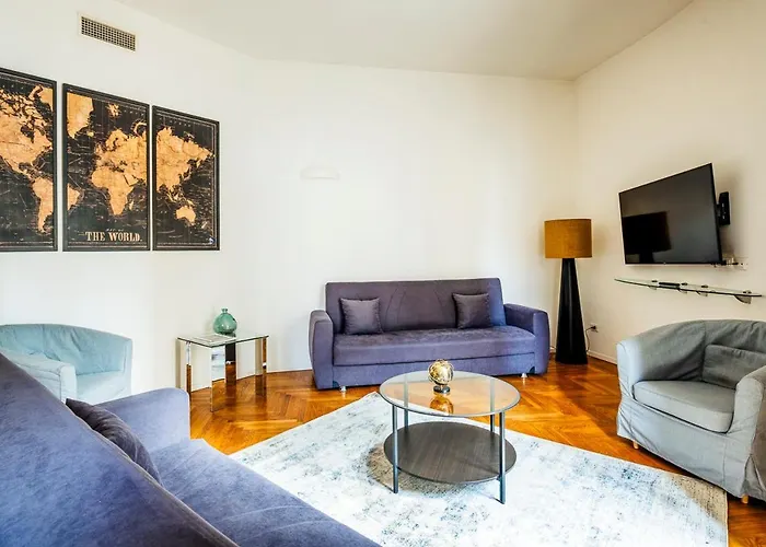Апартаменты Exclusive 3 Bedrooms Near Duomo