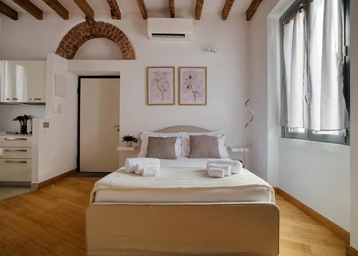 דירה Navigli Modern In Design Area By Mastery מילאנו