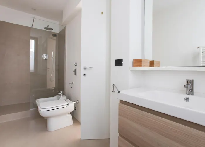 Hacca Collection - Brera & Fashion District - Bright 2br