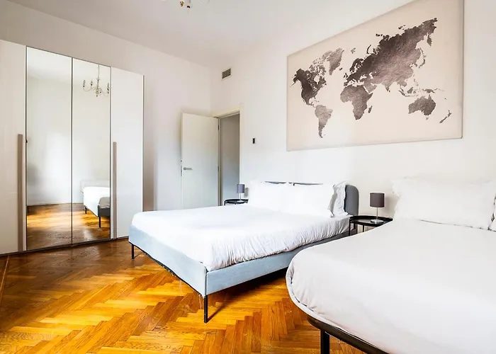 Exclusive 3 Bedrooms Near Duomo Апартаменты *