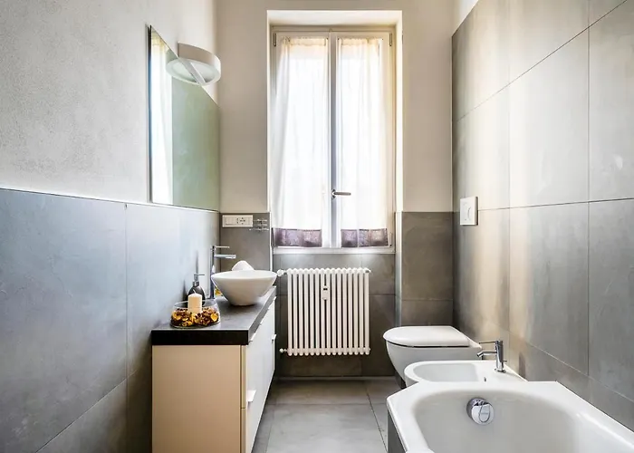 Апартаменты Exclusive 3 Bedrooms Near Duomo *