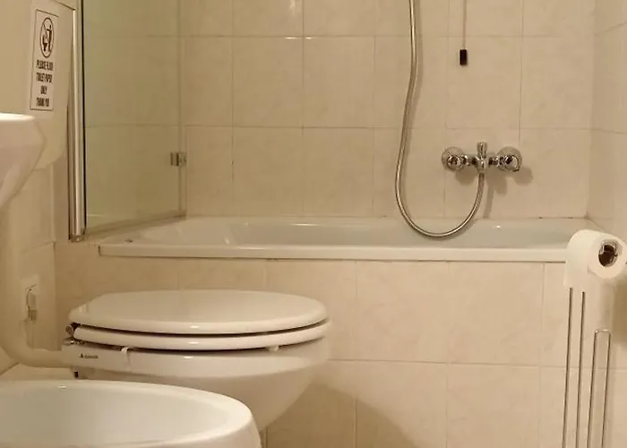 Apartman Domus Cassinis Metro And Trains At Your Doorstep *