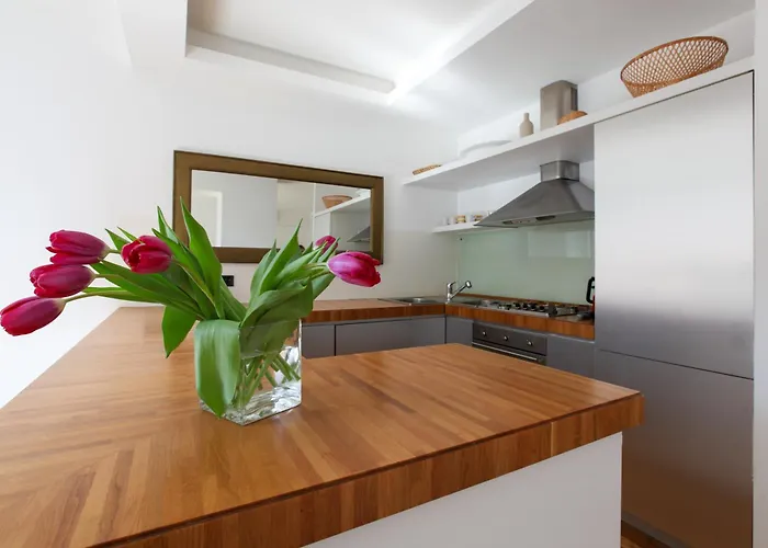 Hacca Collection - Brera & Fashion District - Bright 2br Apartmán