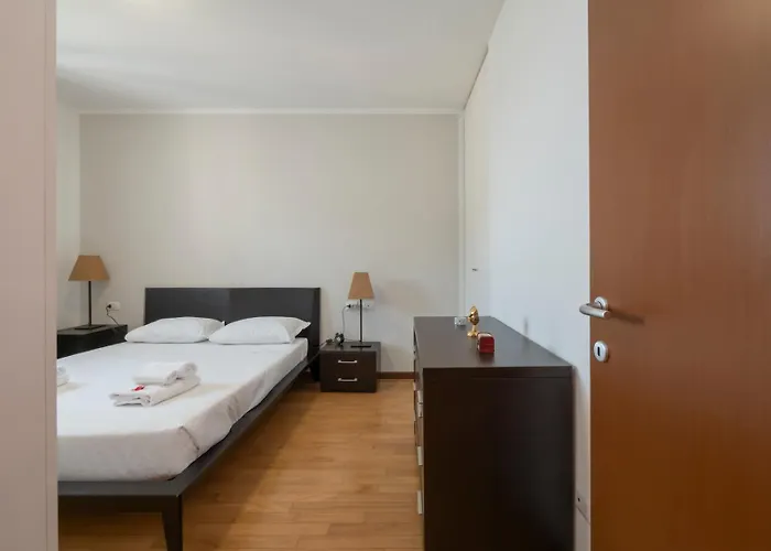 Bicocca, Free Parking, Private Garage, Metro M5 200m, Garden, Kids & Pet Friendly * Mediolan