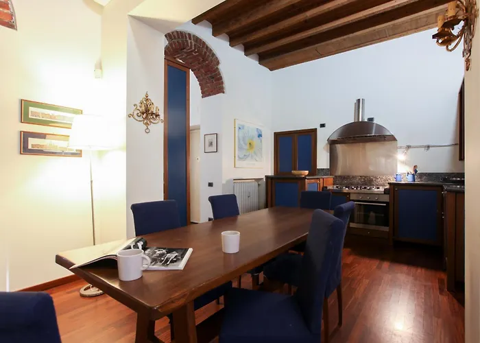 Daire Hacca Collection - Corso Magenta, Unique And Charming 2br Milano