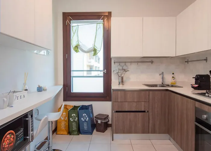 Bicocca, Free Parking, Private Garage, Metro M5 200m, Garden, Kids & Pet Friendly Mediolan