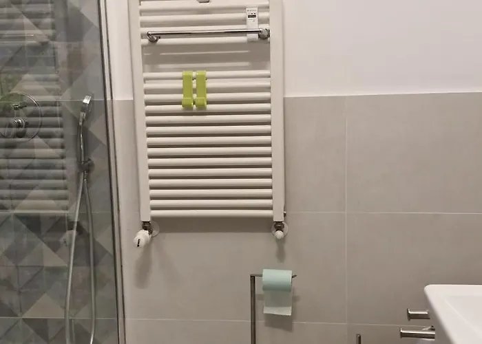 Oda ve Kahvaltı Linea 4*