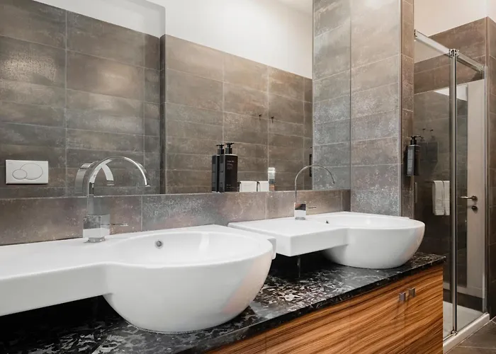 Relstay - Montenapoleone Milano