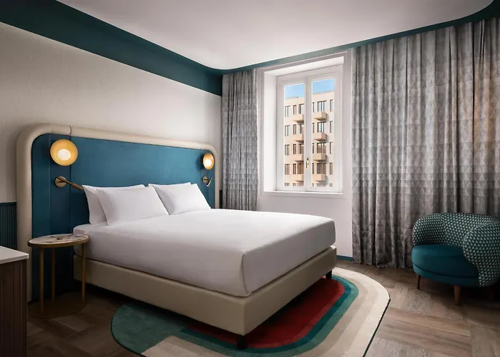 Puccini Milan, Tapestry Collection By Hilton