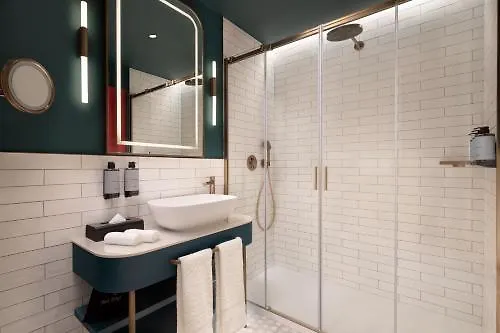 Puccini Milan, Tapestry Collection By Hilton