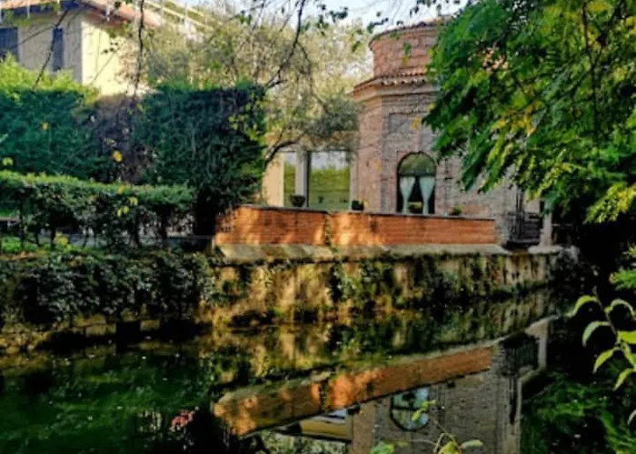 Alloggio in famiglia Stanza Matrimoniale Comoda, A 5 Minuti A Piedi Dalla Metro, Perfetta Per Muoversi A