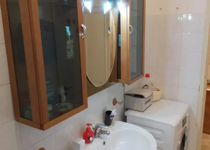 Alloggio in famiglia Stanza Matrimoniale Comoda, A 5 Minuti A Piedi Dalla Metro, Perfetta Per Muoversi A Milano