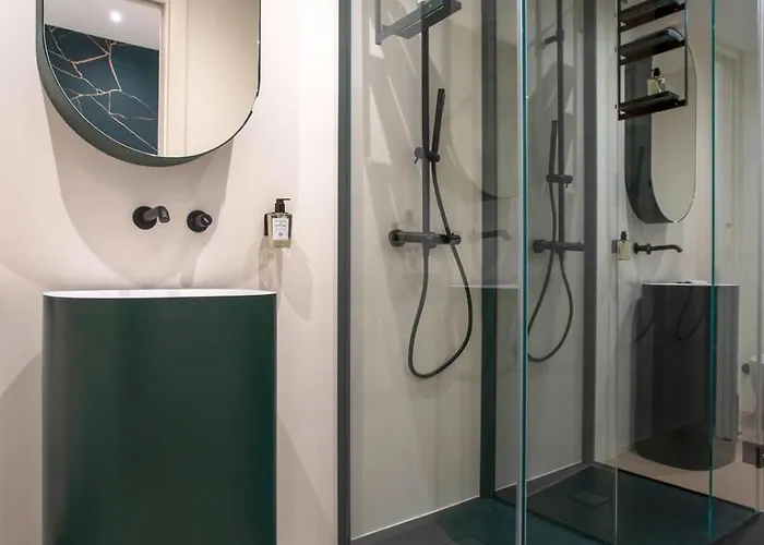 The Place Konukevi Milano