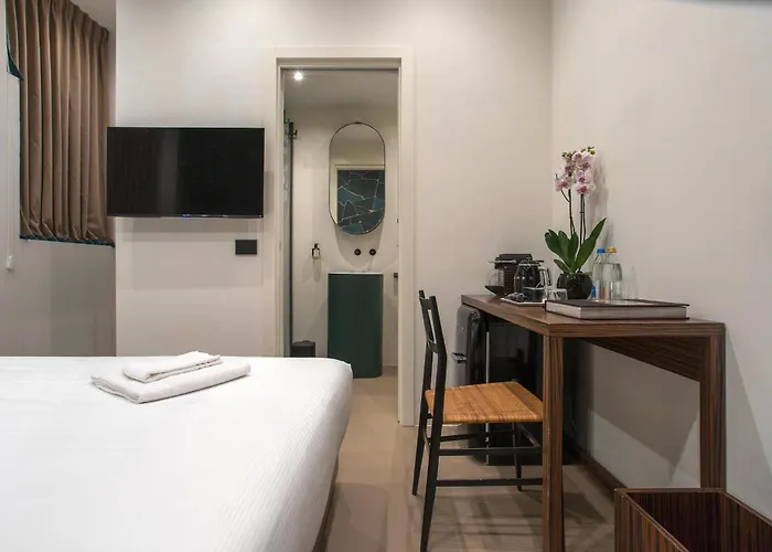 Konukevi The Place 3*