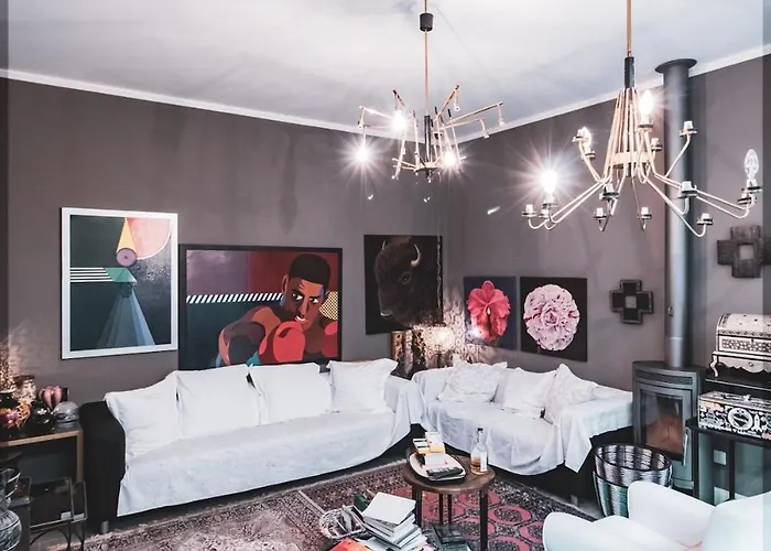 Designed Luxury Loft With Private Exclusive Garden فيلة