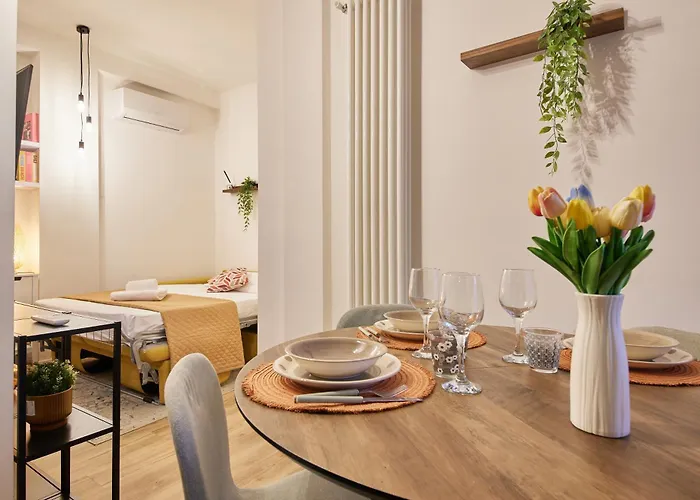 Just Urban - With Balcony - San Siro Апартаменты Милан