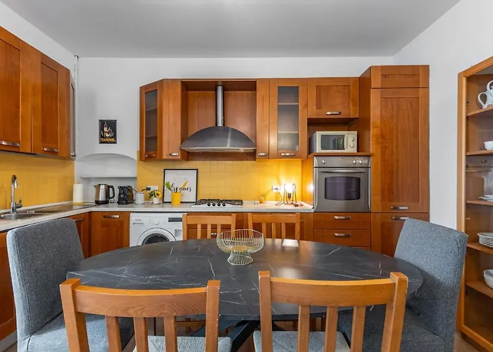 Via Torino Heart -apartment In The Heart Of