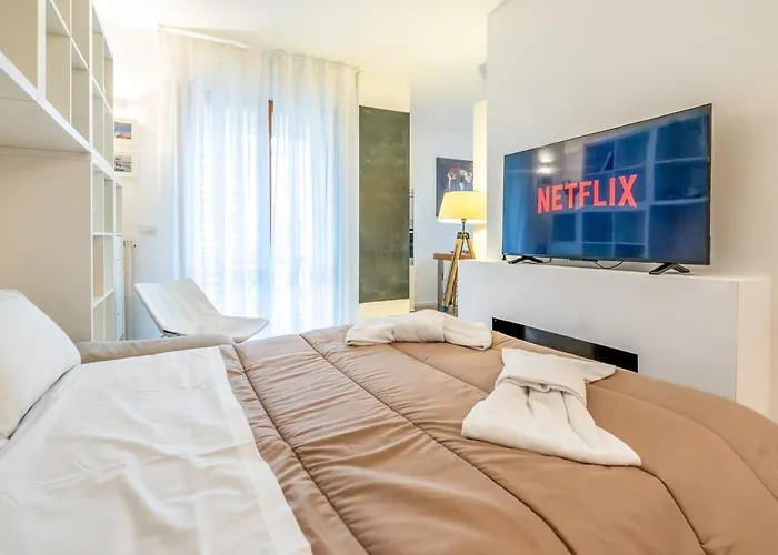 Luminoso E Ristrutturato Con Doppio Balcone E Wifi