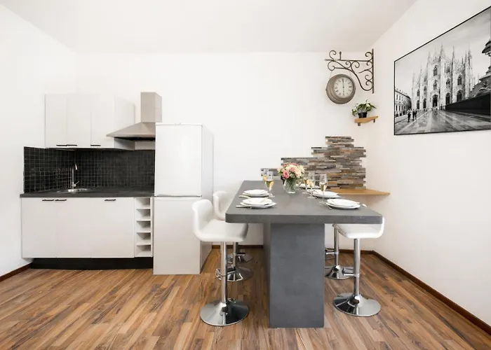 Near Station And Porta Venezia Apartment Milan