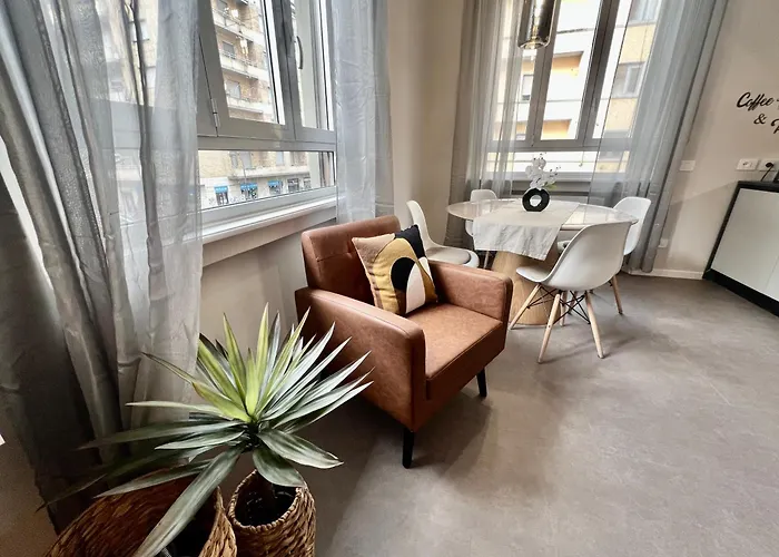 Leone 44 Fd Metro Tolstoi Milánó