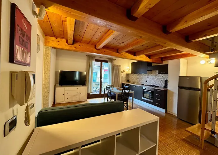 Loft Di Via Gluck Con Terrazzo *