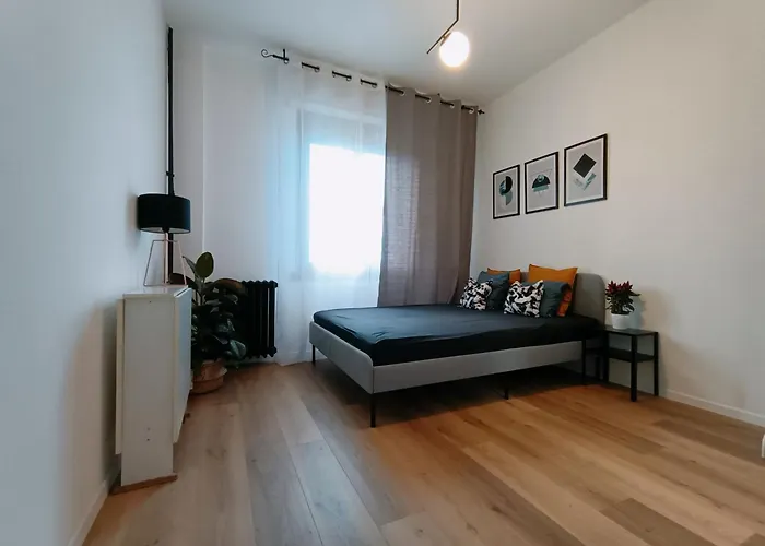 Designed Overlooking San Siro Apartment