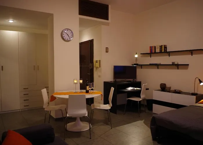 Da Vitto E Ale, A Casa Vostra شقة ميلان